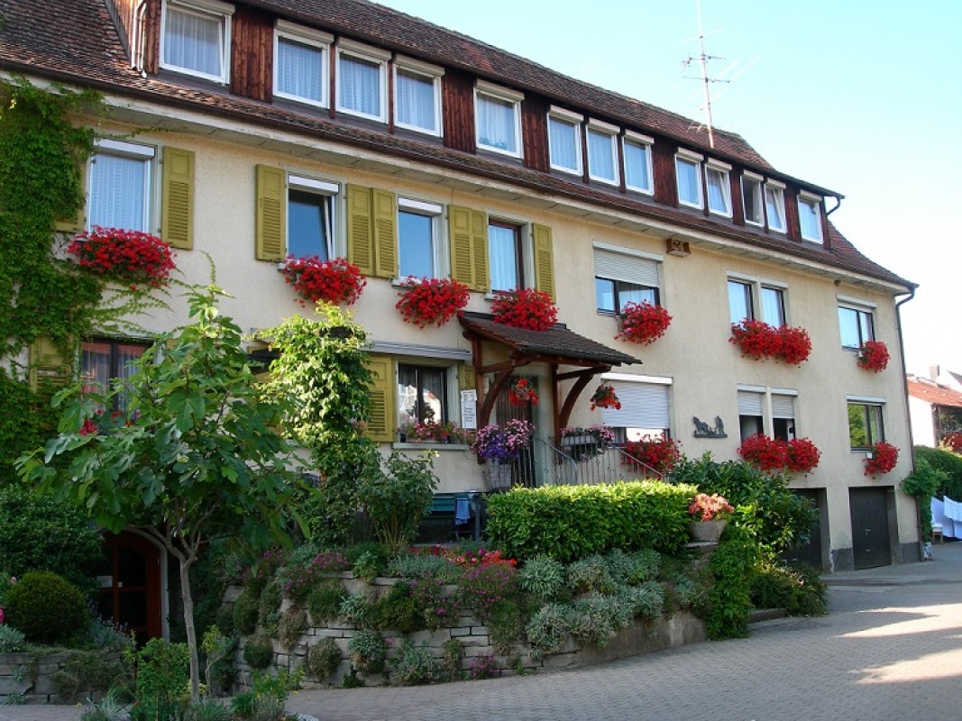 Gästehaus am Hennenbrunnen in Immenstaad - Bild 1 - Privatzimmer Bodensee